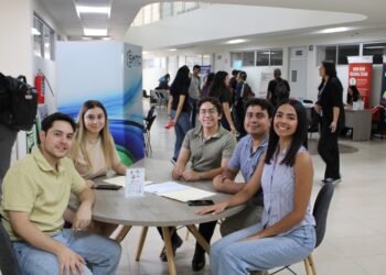 Participan 20 empresas en Feria de Estadías de la UPCH para alumnos próximos a egresar