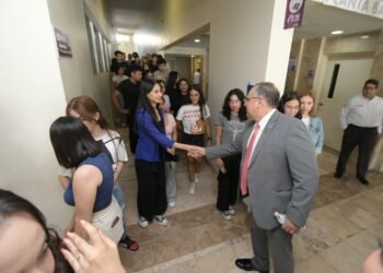 Regresan a clases 28 mil estudiantes en la UACH