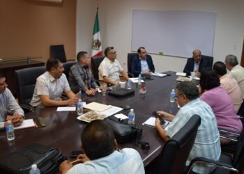 Atiende Educación necesidades del magisterio estatal, retomaron mesas de trabajo