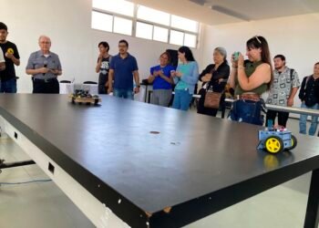 Realiza UT Paso del Norte competencia de robots, parte de la metodología de enseñanza