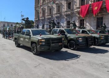 Participan más de cuatro mil personas en colorido desfile cívico-militar del 16 de septiembre