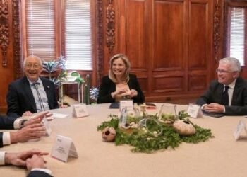 María Eugenia Campos recibió al embajador de Estados Unidos en México, Ken Salazar