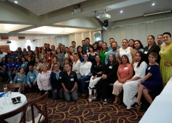 Podrán más jóvenes y adultos concluir primaria y secundaria a través de los CEDEX