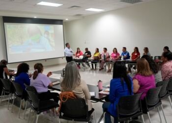 Capacitan en Campamento de Aprendizajes MIA  a personal educativo de Ciudad Juárez