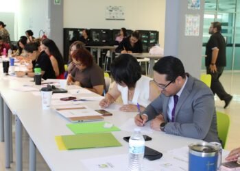 Capacitan a docentes de la Universidad Politécnica  de Chihuahua en Inteligencia Artificial