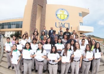 Reconoce Cobach a alumnado destacado del plantel 14 en Cuauhtémoc