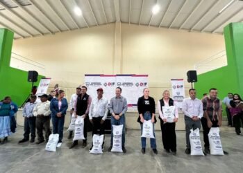 Llega a  Rocheachi «Juntos por la Sierra Tarahumara», entregan maíz y frijol a dos mil personas