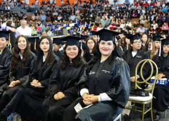 Recibieron estímulos casi 2 mil estudiantes de excelencia en Parral y la zona sur del estado