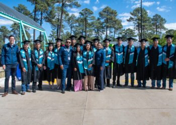 Culminan 60 jóvenes sus estudios de Técnico Superior Universitario en la UT de la Tarahumara