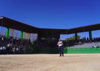 Inauguran Estadio de beisbol en Guachochi, invierten 10 millones de pesos