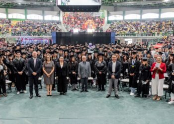 Premia y reconoce Estado a más de 15 mil estudiantes de excelencia, invierten más de 7 millones