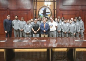 Recibe Rector Rivera Campos a Los Mineros de UTEP en Rectoría