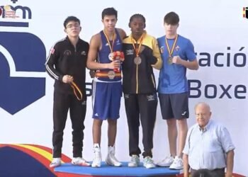 Apoyan a egresado del Conalep Parral para triunfar en torneo de box en España