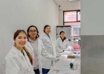 Viven academia en campo 18 estudiantes de  Ingeniería en Tecnología Ambiental de la UPCH