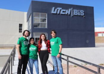 Continúa entrega de fichas a alumnos de nuevo ingreso en la UTCH