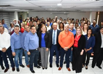 Inicia proyecto de regularización laboral para 186 docentes en funciones directivas y de supervisión