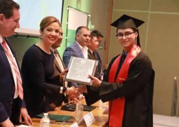 Egresan 112 nuevos profesionistas de la Universidad Tecnológica Chihuahua Sur