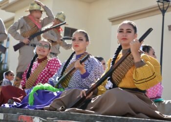 Participarán más de 6 mil personas en desfile de la Revolución Mexicana