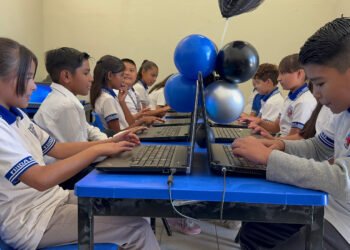 Benefician a 414 estudiantes de la Primaria Frida Kahlo con inauguración de aula de medios