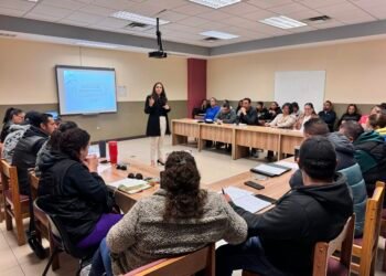 Personal de Educación Física recibió capacitación de estrategias innovadoras para fomentar el desarrollo integral