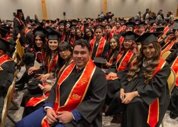 Egresan 610 profesionistas de la Universidad Tecnológica de Chihuahua