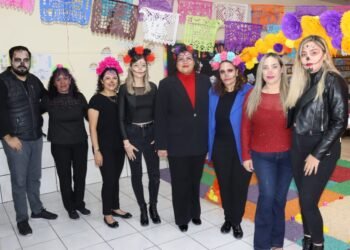 Regidora Myrna Monge celebra Día de Muertos con la Primaria Club de Leones, fomenta aprendizaje cultural