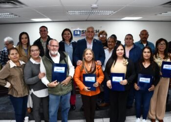 Entrega Estado bono a 401 jubilados y pensionados  del subsistema educativo federalizado