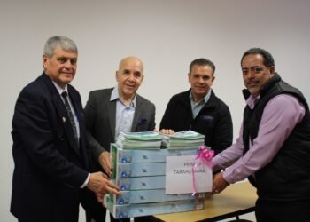 Impulsa Estado preparación de estudiantes en 12 escuelas de Juárez con entrega de equipos de robótica