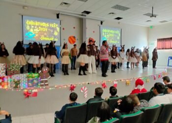 Fomenta Conalep Juárez III el idioma inglés con el festival “Villancicos Navideños”
