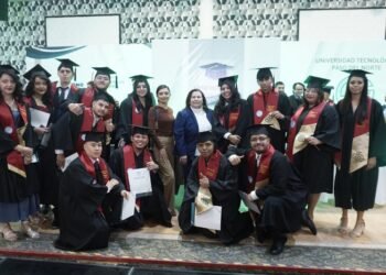 Egresan 110 nuevos profesionistas de la Universidad Tecnológica Paso del Norte