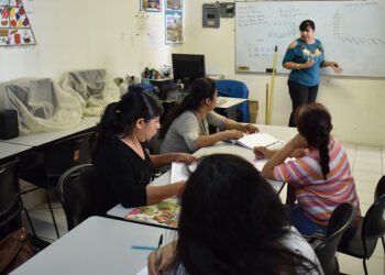 Durante 2024 salieron del rezago educativo más de 20 mil chihuahuenses