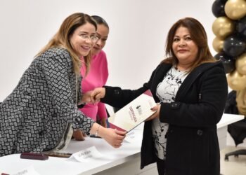 Culminan estudios de nivel básico 30 trabajadores de la empresa BRK Planta 4 en Juárez