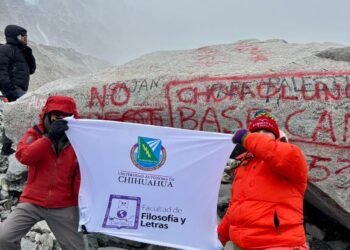 Mercedes Reza Torres: La estudiante que llevó la bandera de la UACH al Campamento del Everest