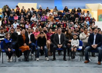 Mejoran calidad de vida de más de mil 700 estudiantes de Delicias con anteojos gratuitos