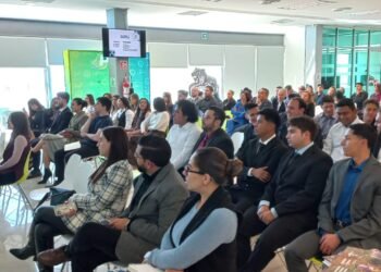 Resuelven estudiantes de la UPCH problemas de 30 empresas de la industria local