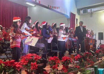 Presenta Música en mi Escuela su festival navideño El cascanueCEM, participaron niños y jóvenes