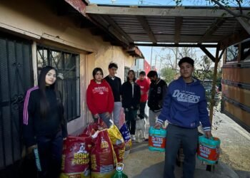 Entregan estudiantes del Conalep Juárez I donativo a albergue canino en protección y defensa de animales