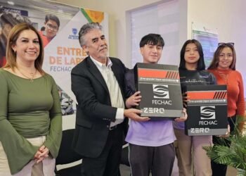 Recibe CECyTECH donación de computadoras para equipos de robótica de la institución