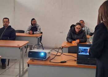 Capacita FEN-UACH a trabajadores de empresas para prevenir riesgos laborales