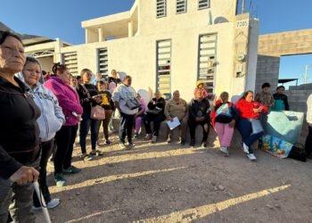 Promueve regidora Lupita Borruel servicios del municipio en la colonia Divisadero