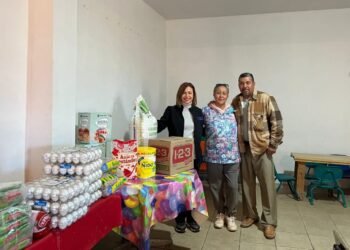 Apoya Isela Martínez al comedor “El Club de los Niños” en la colonia Ladrilleras Norte
