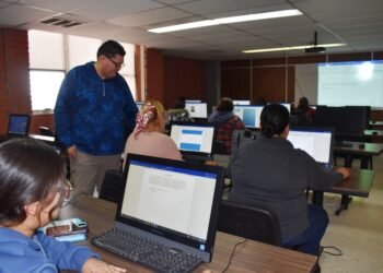 Invitan CAST Conalep y Fondo Unido a participar en el programa de becas “Mujeres en la Tecnología”