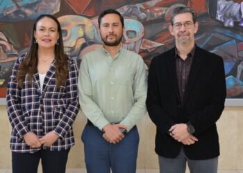 El Colegio Mexicano de Reumatología otorga reconocimiento a médico de la UACH