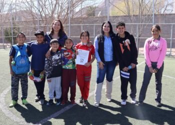 Promueve regidora Myrna Monge la Jornada Cívica Infantil en la escuela “24 de Febrero” 2645