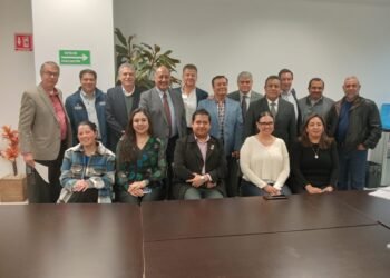 Fortalecen SEyD y el sector empresarial acciones en beneficio del nivel Medio Superior
