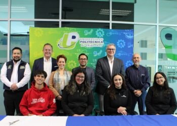 Presentan estudiantes de la UPCH proyecto de prototipo de auto eléctrico ante empresarios