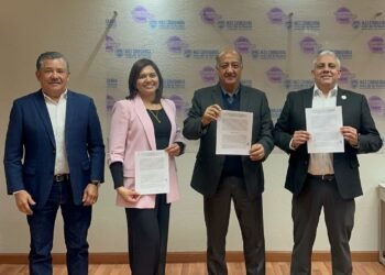Reafirma Gobierno compromiso con el magisterio federalizado, celebran firma para incentivos