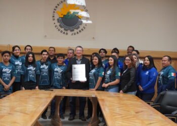 Recibe UTCJ reconocimiento como la mejor Academia STEM de México, destacan alumnos de Robótica