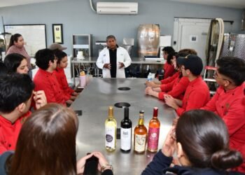 La UACH participa en el «Encuentro Académico para la Enseñanza del Cultivo de la Uva»