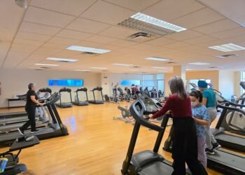 Impulsa UACH recuperación de pacientes con cáncer de mama a través del ejercicio físico